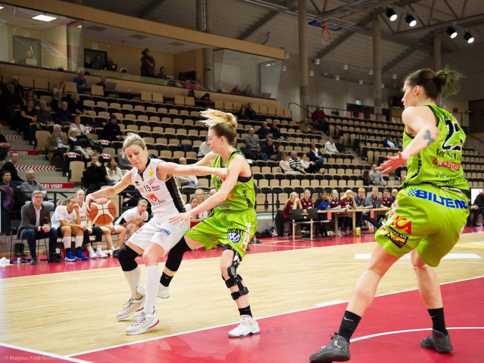 Rép. Tchèque : Tea BUZOV signe au H. Brno