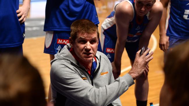 Australie : Malade, Chris LUCAS pourra toutefois retrouver le banc d’Adelaïde ce week-end