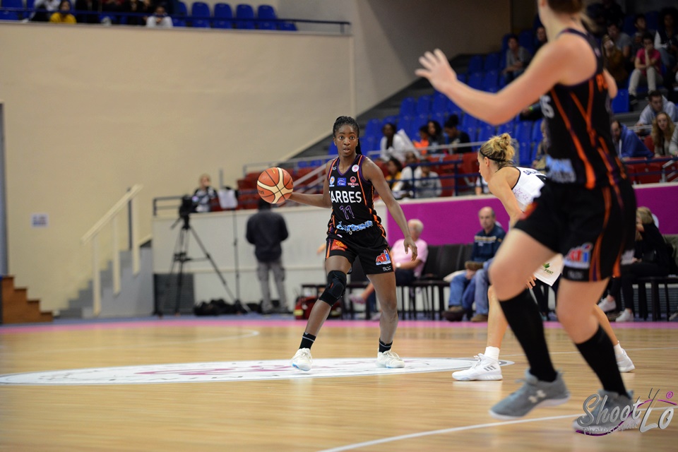 LFB : Tarbes s&rsquo;offre une belle victoire face à Bourges, Mondeville surprend Lyon, Basket Landes, Nantes-Rezé et Charleville-Mézières se reprennent