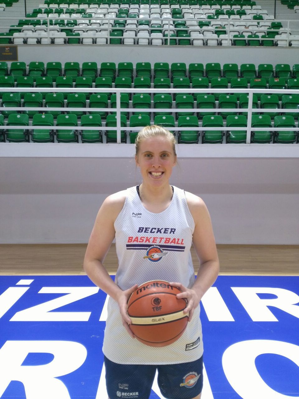 Turquie : Samantha LUBCKE signe à Izmir