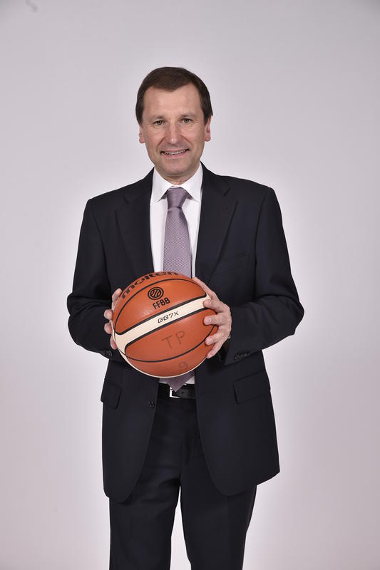 Jacques COMMERES devient directeur de la performance et des Équipes de France