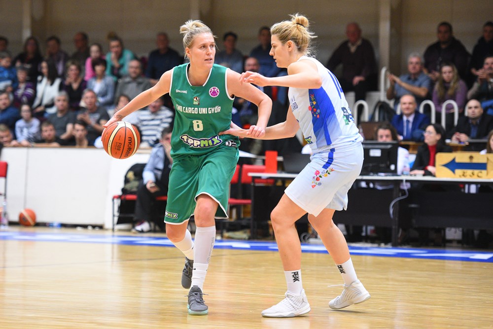 LFB : Kamila STEPANOVA signe à Landerneau B. B.