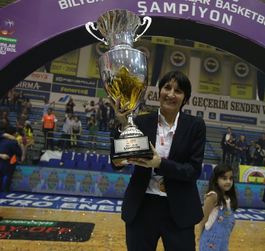 Turquie : Valérie GARNIER ne sera plus sur le banc de Fenerbahçe la saison prochaine