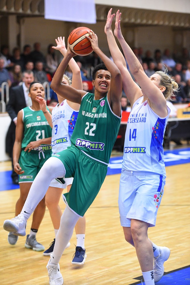 Italie : Cyesha GOREE signe à Venise