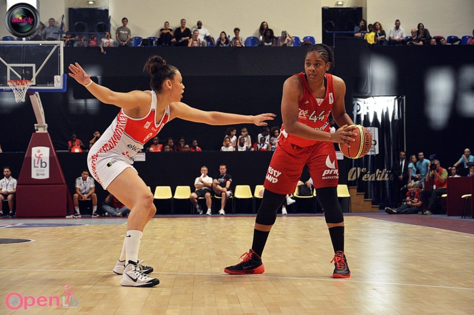 LFB : Courtney HURT revient à Mondeville