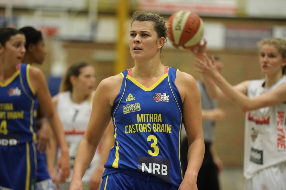 Belgique : Sien DEVLIEGHER signe à Deerlijk