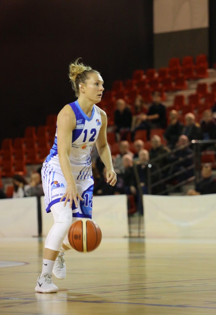 Ligue 2 : Caroline PLUST met sa carrière professionnelle entre parenthèses