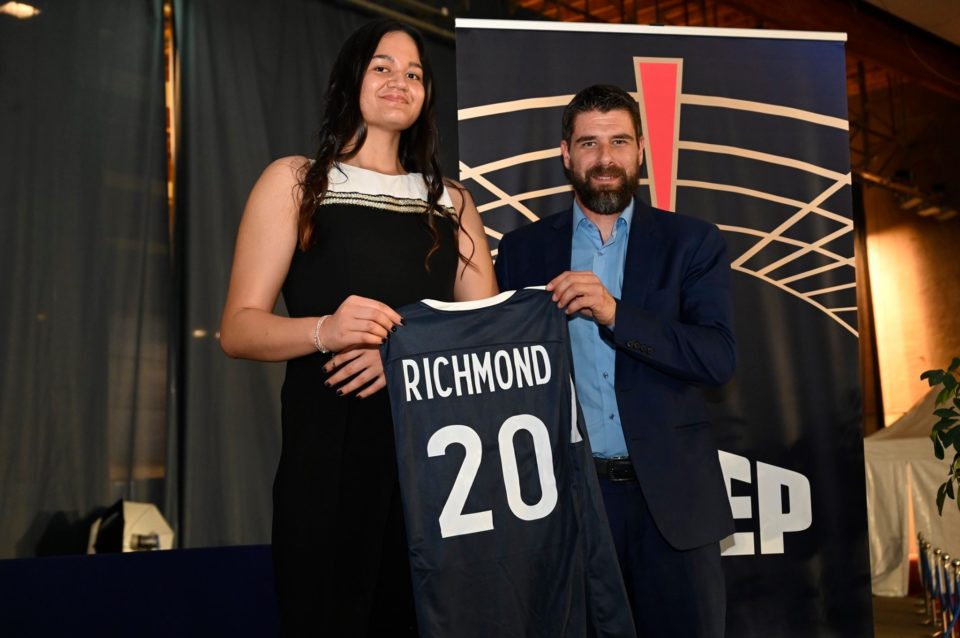 Ligue 2 : Hereata RICHMOND signe à Angers, Marion HERIAUD intègre l’équipe première de Rezé