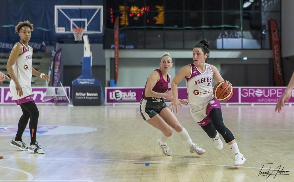 LFB : Isis ARRONDO va mettre un terme à sa carrière de basketteuse professionnelle