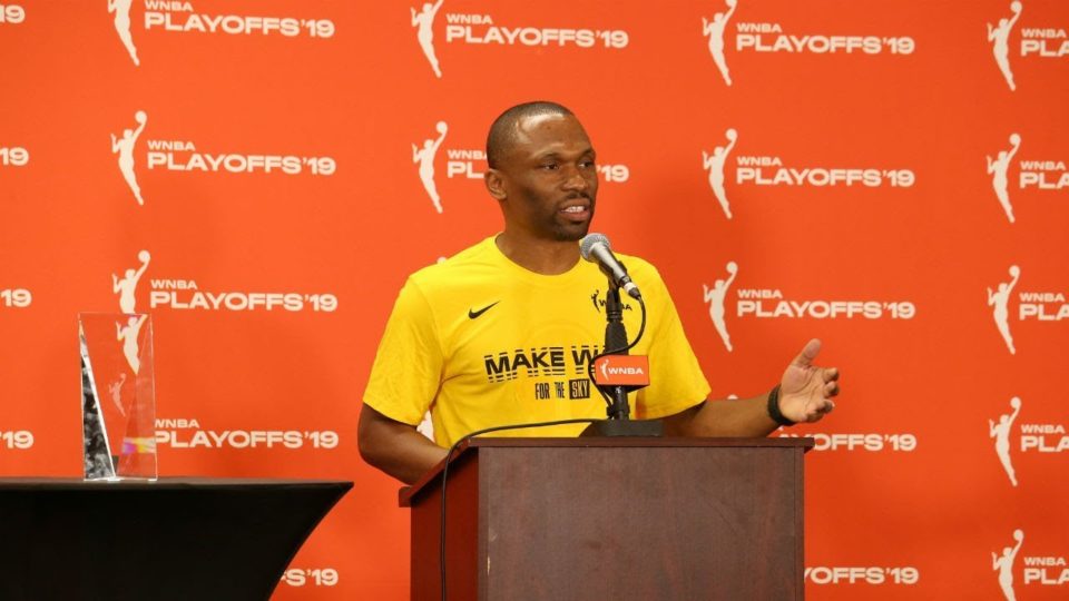 WNBA : Le discours de James WADE après avoir été élu Coach de l’Année