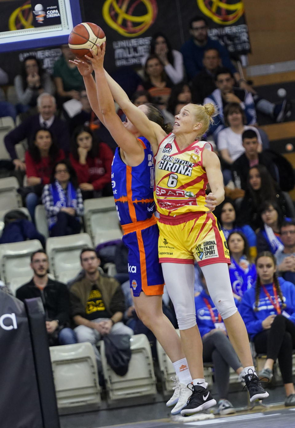 Italie : Abby BISHOP arrive à Bologne dans un mercato qui se clôture