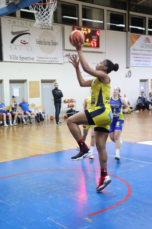 Ligue 2 : Toulouse renforce son secteur intérieur, une deuxième joueuse cadre prolonge à Reims