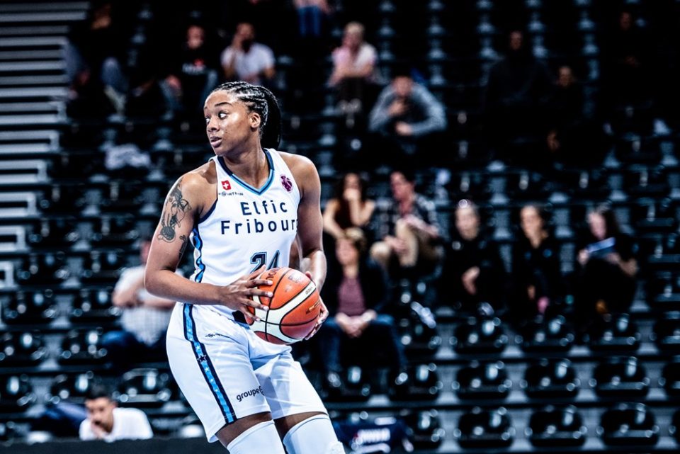 Belgique : Courtney RANGE part à Namur