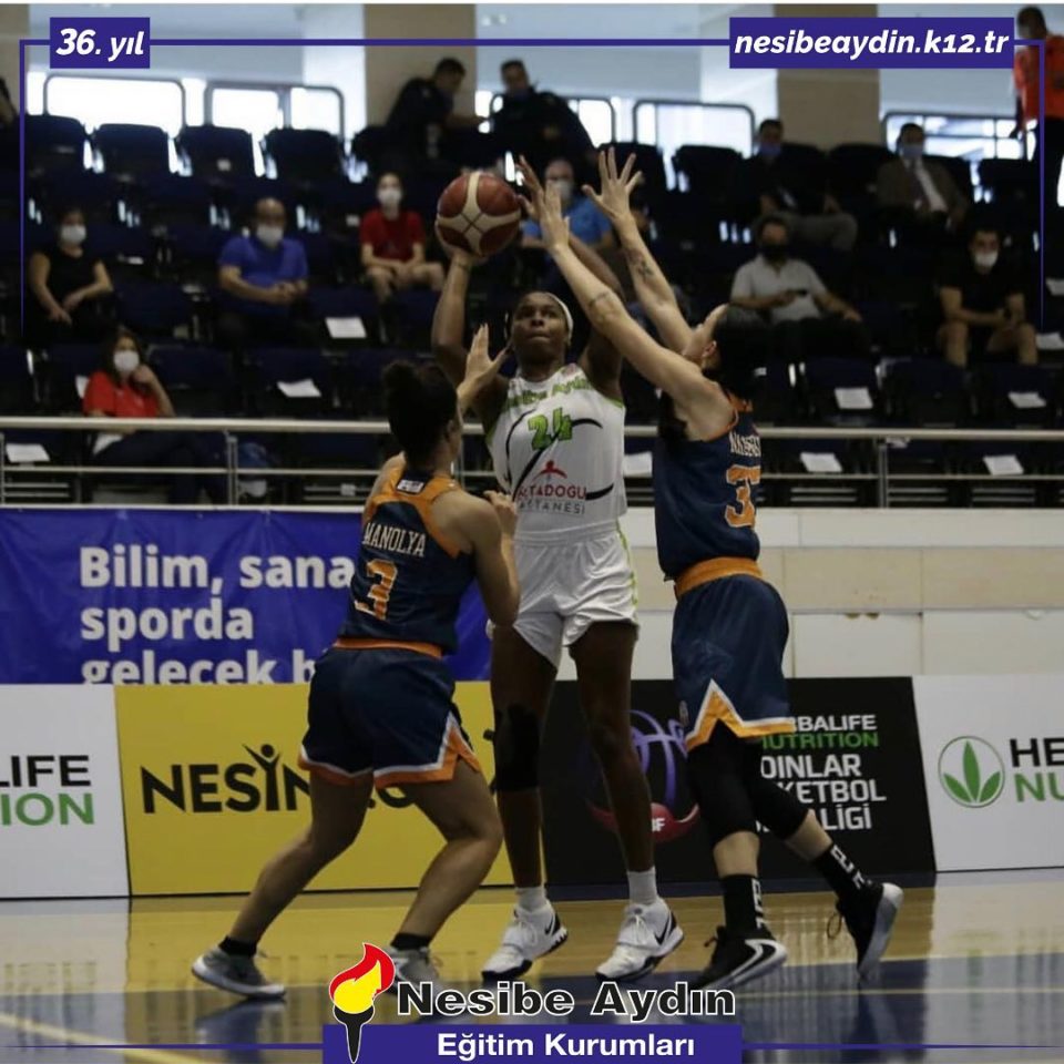 Turquie : Nesibe Aydin défraie la chronique en terres stambouliottes