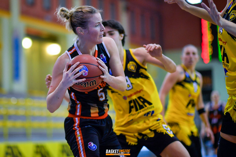 Italie: Kim MESTDAGH déjà décisive avec Schio