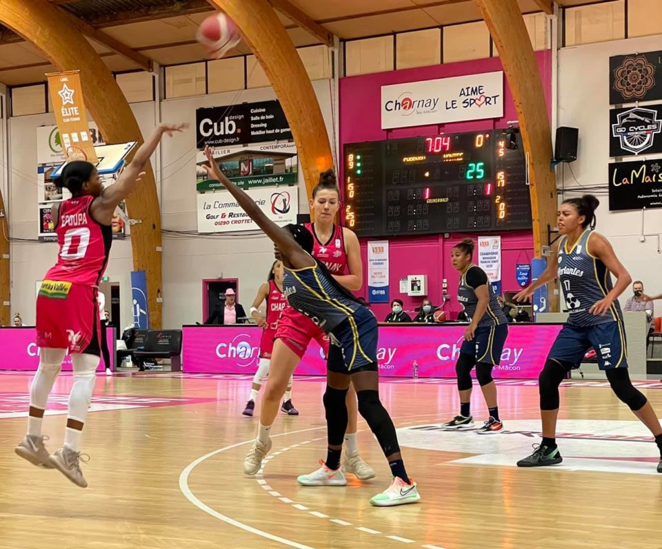 LFB : Les recrues charnaysiennes mettent leurs griffes sur la victoire face au NRB