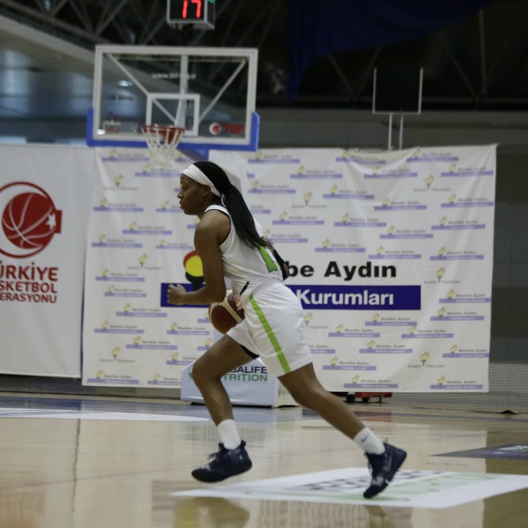 Turquie : Nesibe Aydin revient dans la course