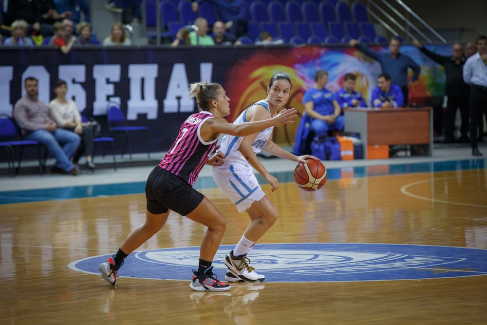 Russie : Le Dynamo Koursk rappelle une joueuse bien connue, Kaila CHARLES rejoint Novossibirsk