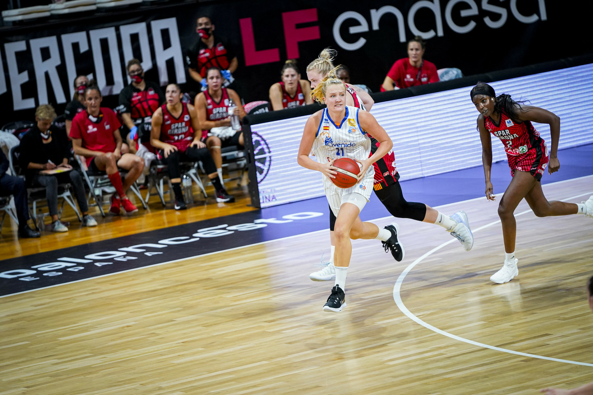 Rép. Tchèque : Emese HOF est la première recrue de l’U. S. K. Prague