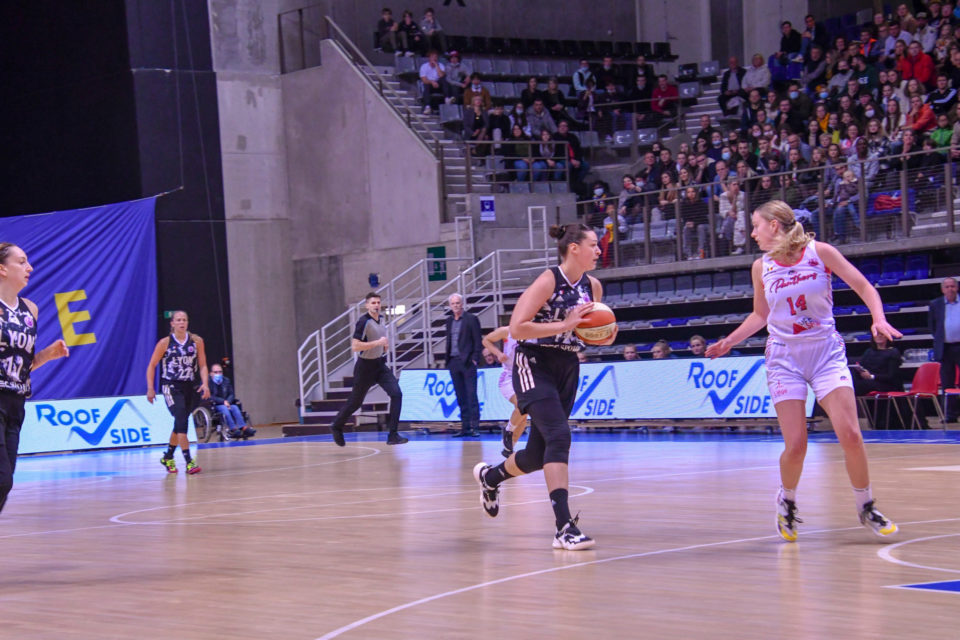 LFB : Les Flammes Carolo toujours leaders après 6 journées