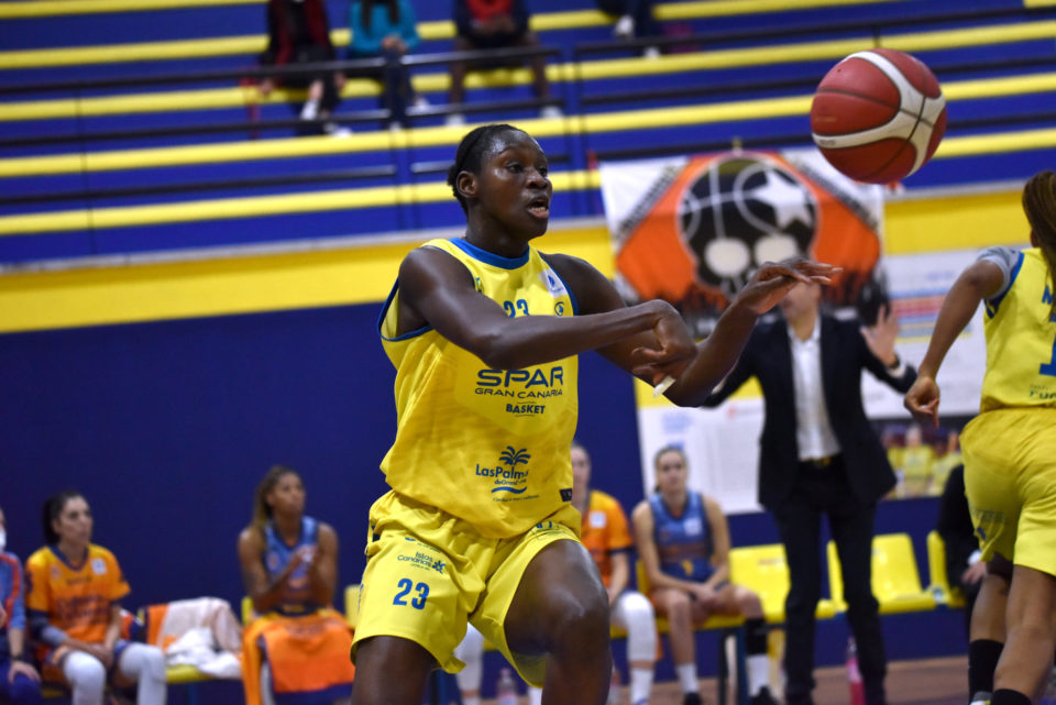 Espagne : Sika KONE va rejoindre un prétendant au titre, Cadi La Seu et BAXI Ferrol consolident leur secteur extérieur