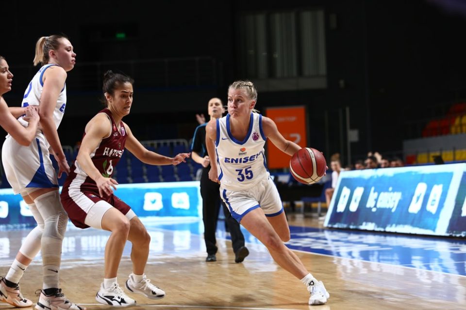 Julie VANLOO quitte la Russie et retourne en Italie