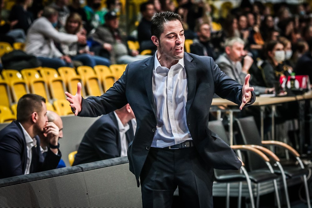 Turquie : On recrute local à Galatasaray, le C. B. K. Mersin a un nouveau coach