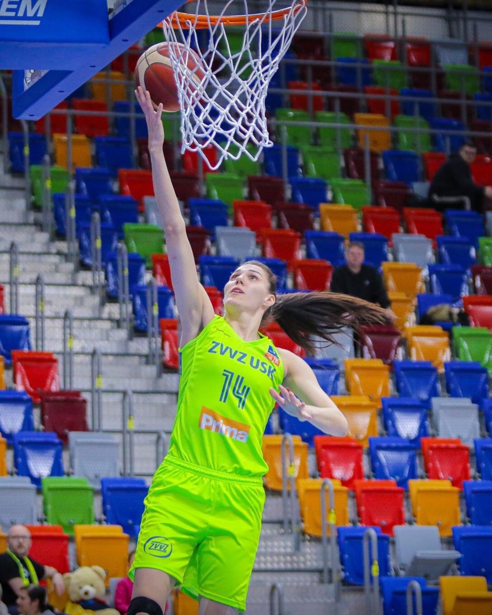 Rep. Tchèque : En écrasant le K.P. Brno, l’U.S.K. Prague rejoint le Zabiny Brno en finale, Trutnov échappe à la lanterne rouge