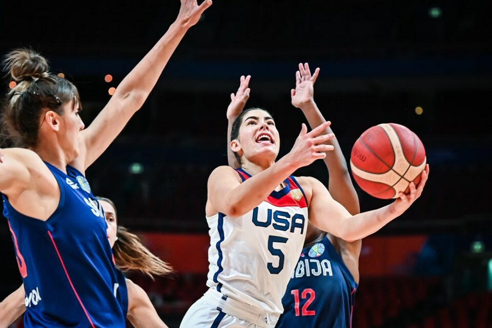 Mondial 2022 : Sur deux accélérations, les Etats-Unis éliminent les Serbes et prennent le 1er ticket pour les demi-finales