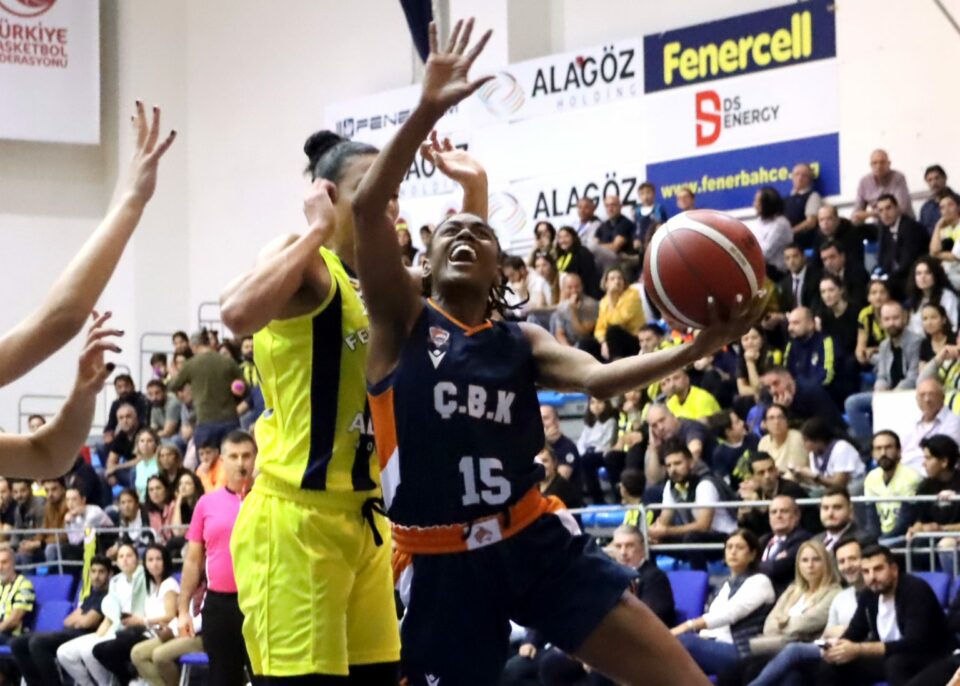 Turquie : Fenerbahçe et Nesibe Aydin s’imposent largement, C. B. K. Mersin lance sa saison