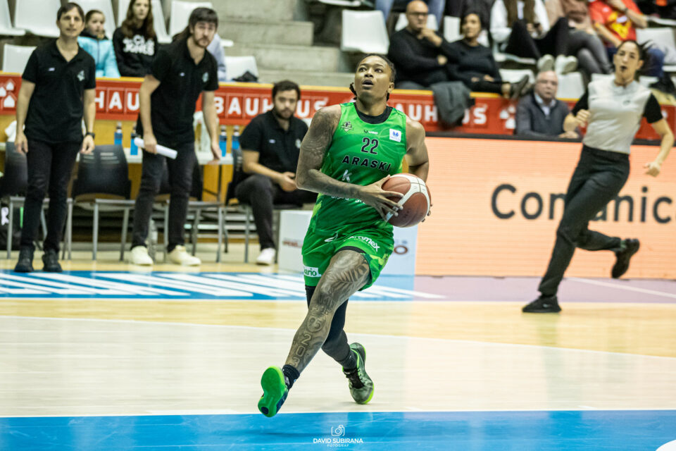 Espagne : Araski domine Saragosse, qui a la pression de 4 poursuivants