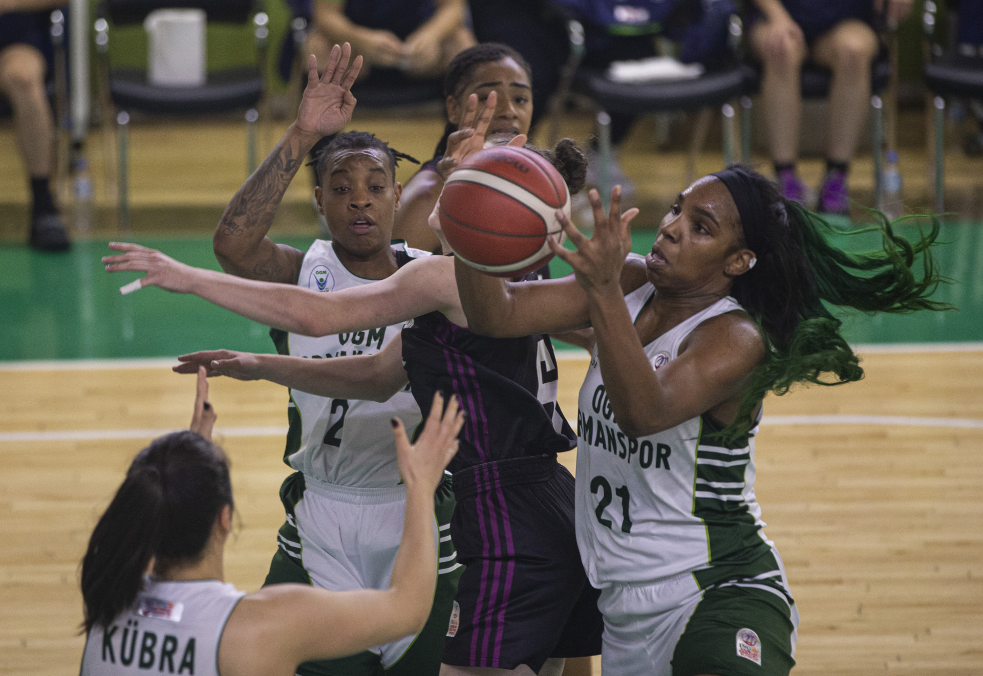 Espagne : Une Américaine quitte Jairis, une autre la remplace