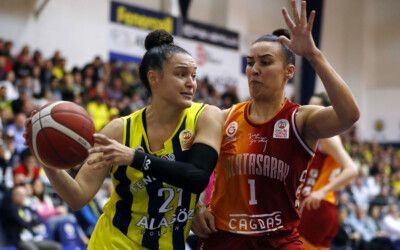 Turquie : De retour de Prague, Fenerbahçe prend une option pour la finale