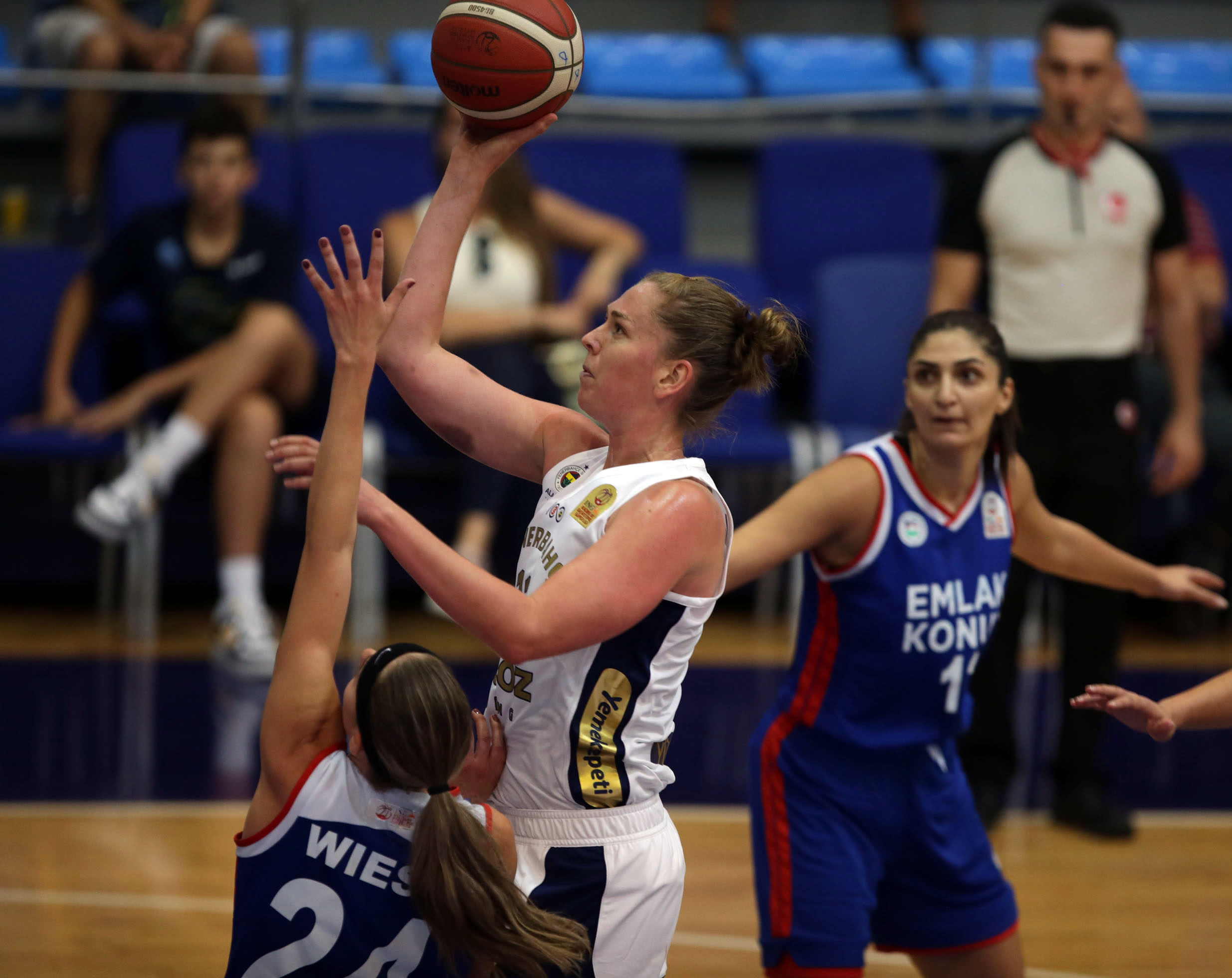 Turquie : Surpuissant, Fenerbahçe creuse encore plus l’écart en tête