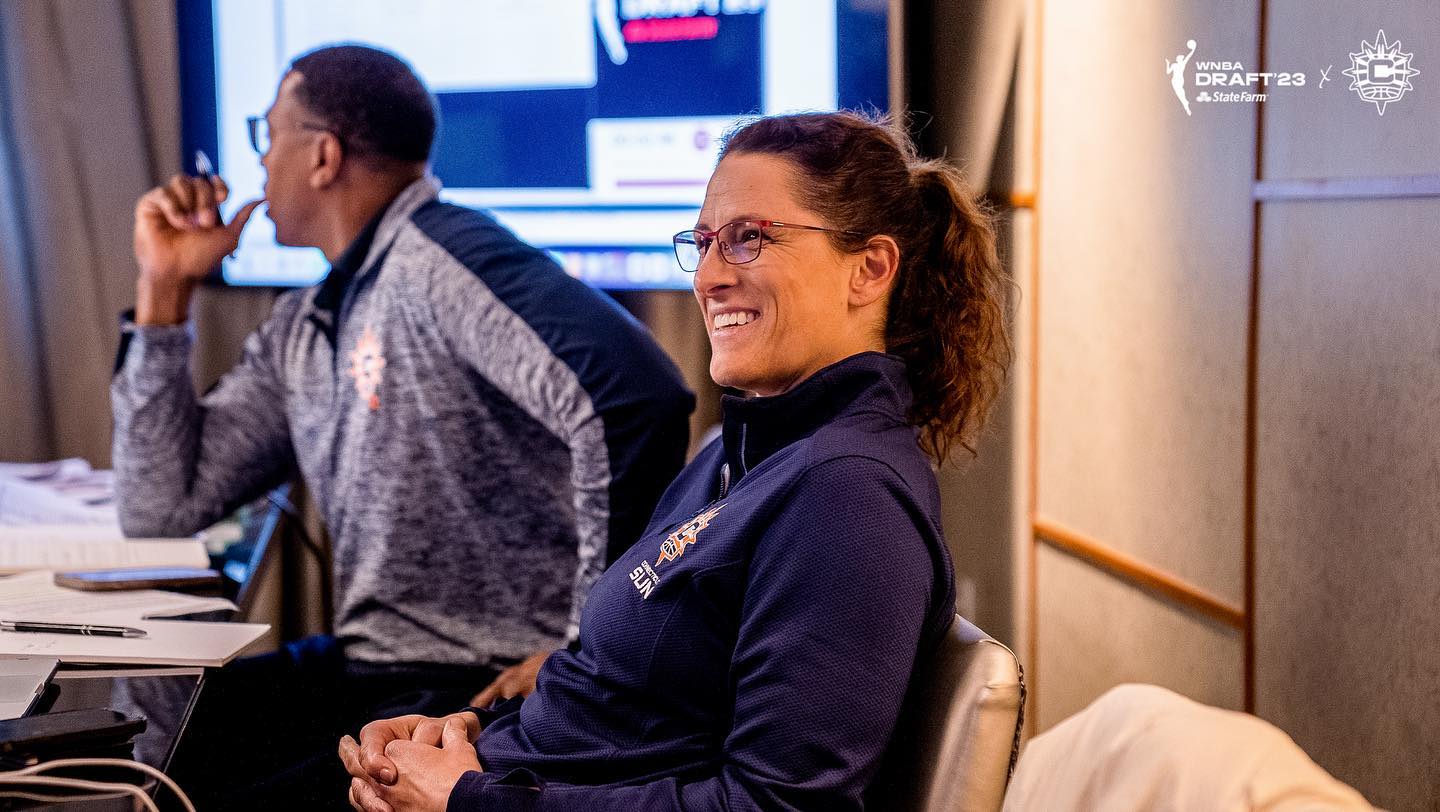 WNBA : Stephanie WHITE (Connecticut) élue Entraîneur de l’Année