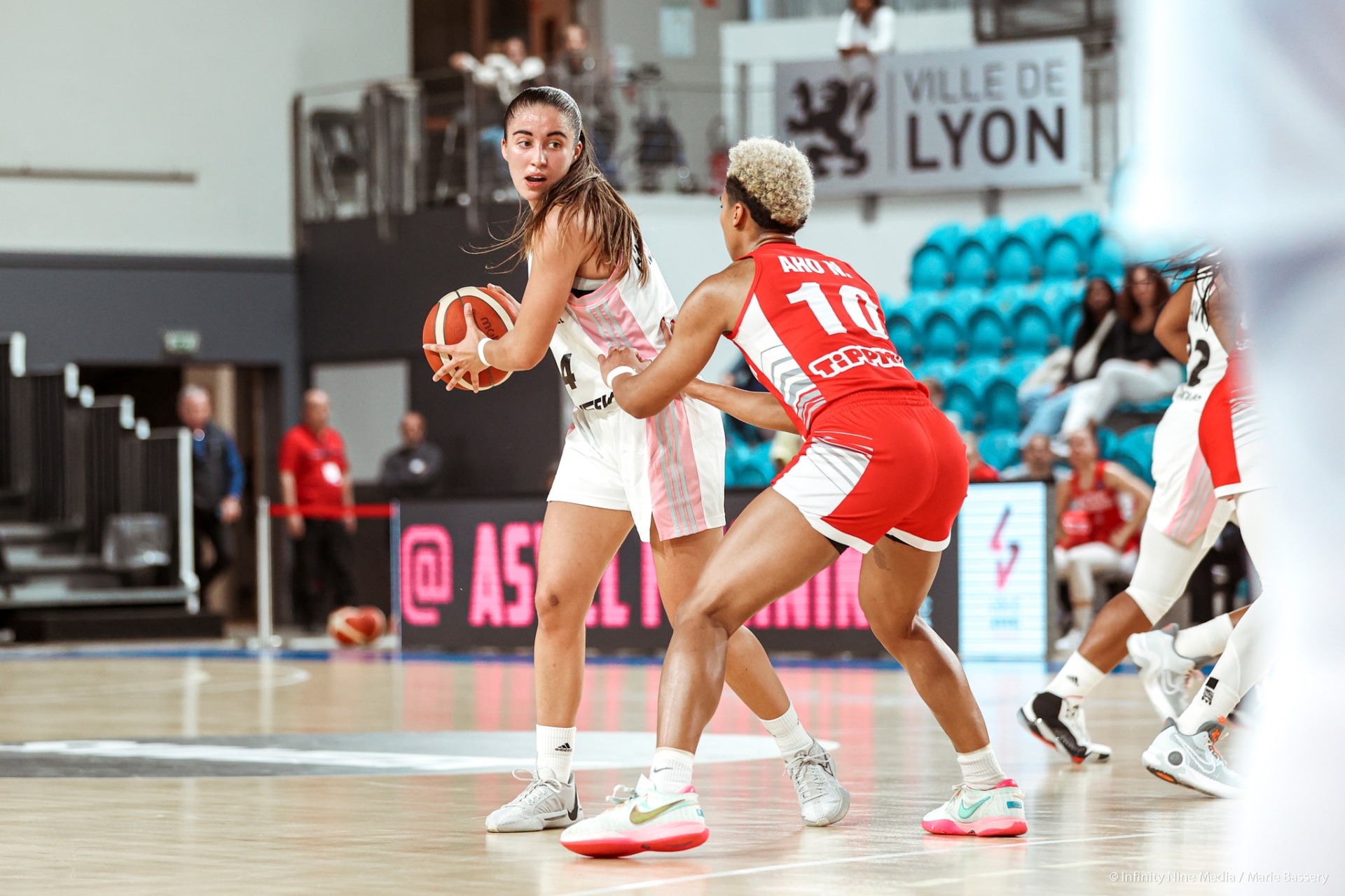 LFB : Le LDLC ASVEL Féminin et Bourges reprennent goût à la victoire