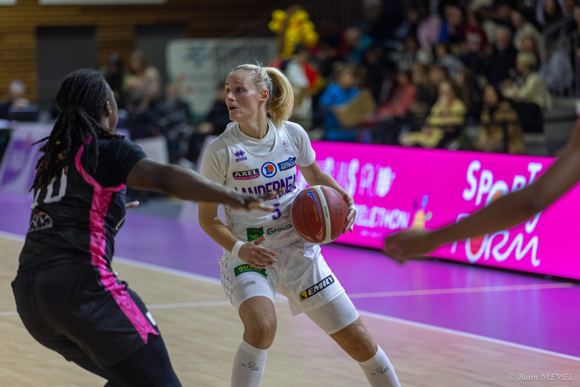 LFB : Landerneau Bretagne Basket décroche son premier succès, le sud-ouest était en fête