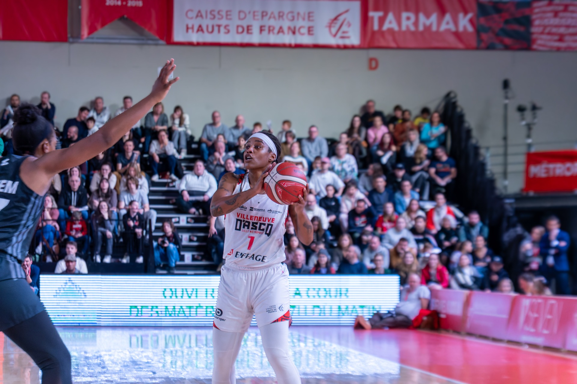 https://www.postup.fr/wp-content/uploads/2023/12/LFB_2023-2024_Shavonte-ZELLOUS-Villeneuve-dAscq-vs.-LDLC-ASVEL-F._Thibaut-LASSER.jpg
