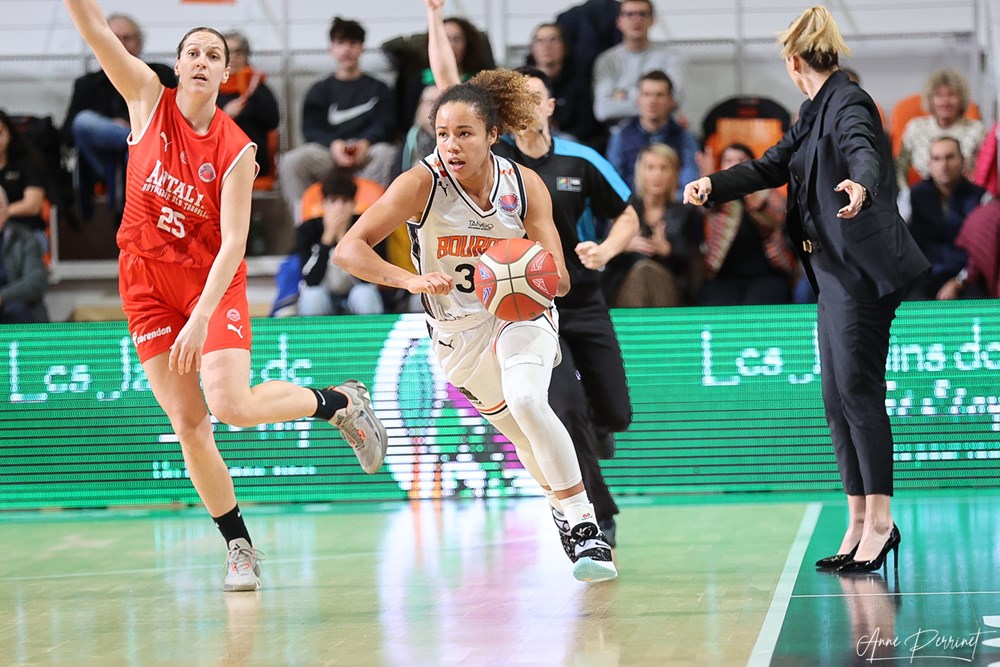 Eurocoupe : Bourges confirme contre Antalya et retrouvera en 8ème de finale Besiktas, seule équipe de la journée à avoir renversé le score aller contre le Zabiny Brno