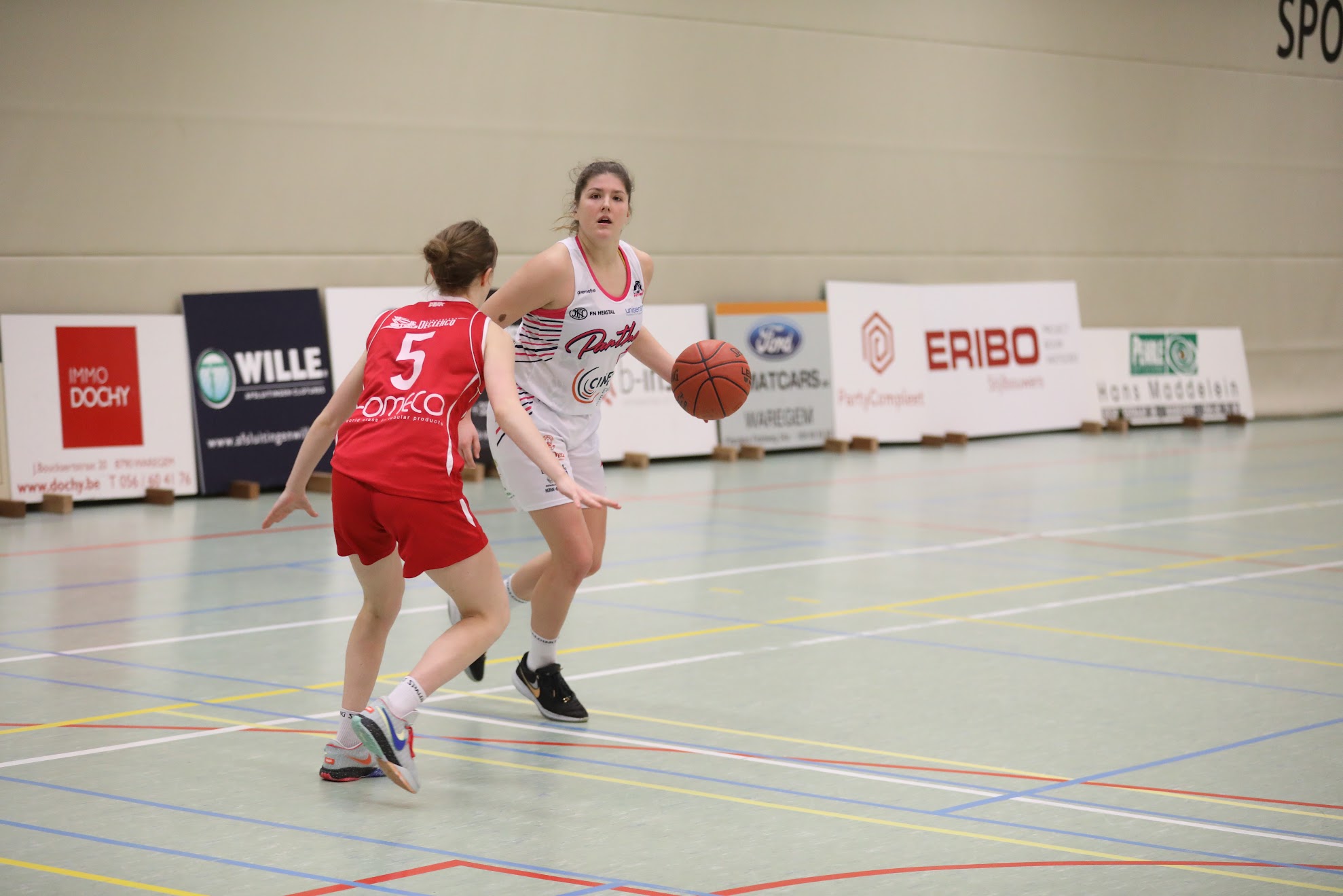 Belgique : Charleroi et Liège vont conserver un noyau pour la saison prochaine, Laarne aura un nouveau coach, une Française va quitter Brunehaut