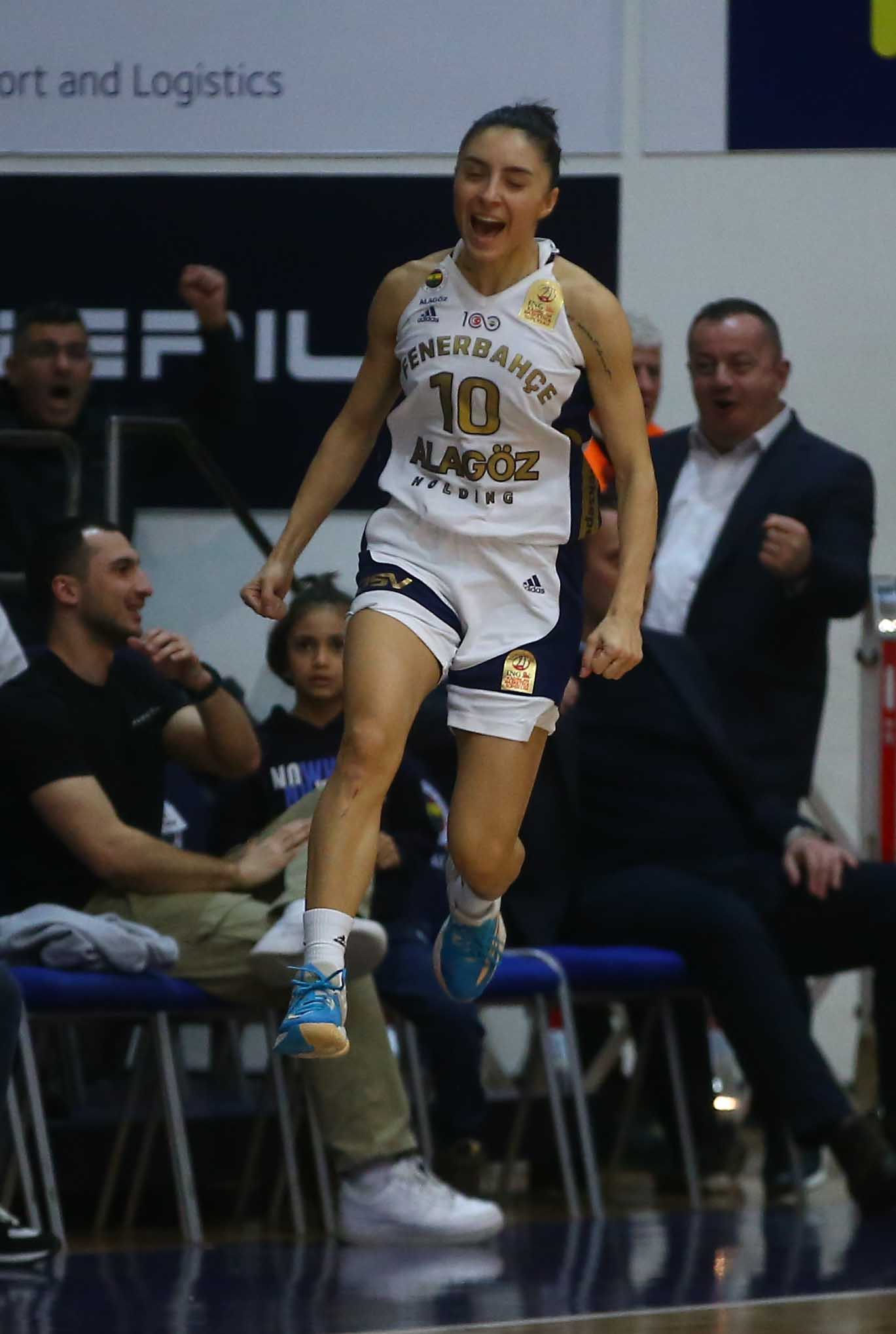 Turquie : Fenerbahçe s’impose au buzzer, c’est toujours aussi serré entre ses poursuivants