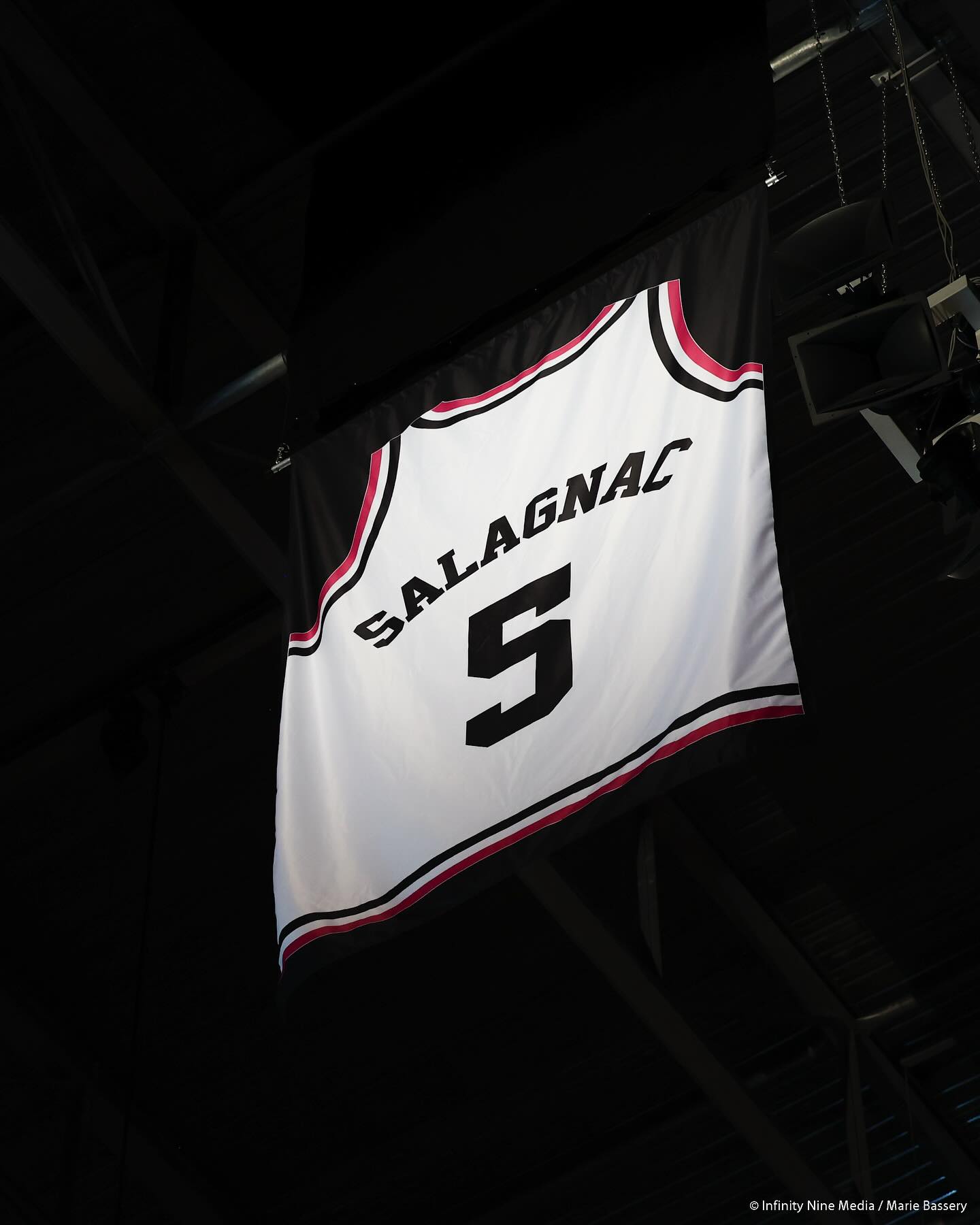 « Merci Pao », l’hommage du LDLC ASVEL Féminin rendu à Paoline SALAGNAC