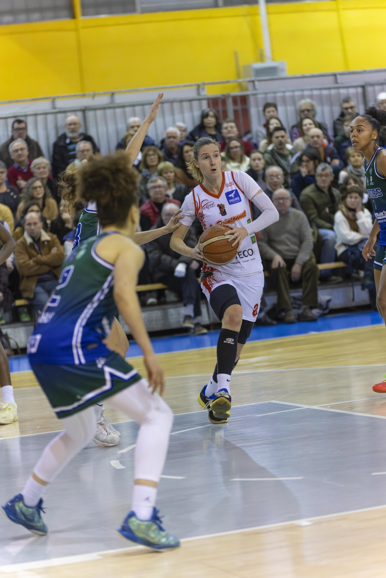 NF1 : Le Stade Français repêché, Martigues nomme une ancienne joueuse du Poinçonnet comme coach, Reims poursuit son recrutement