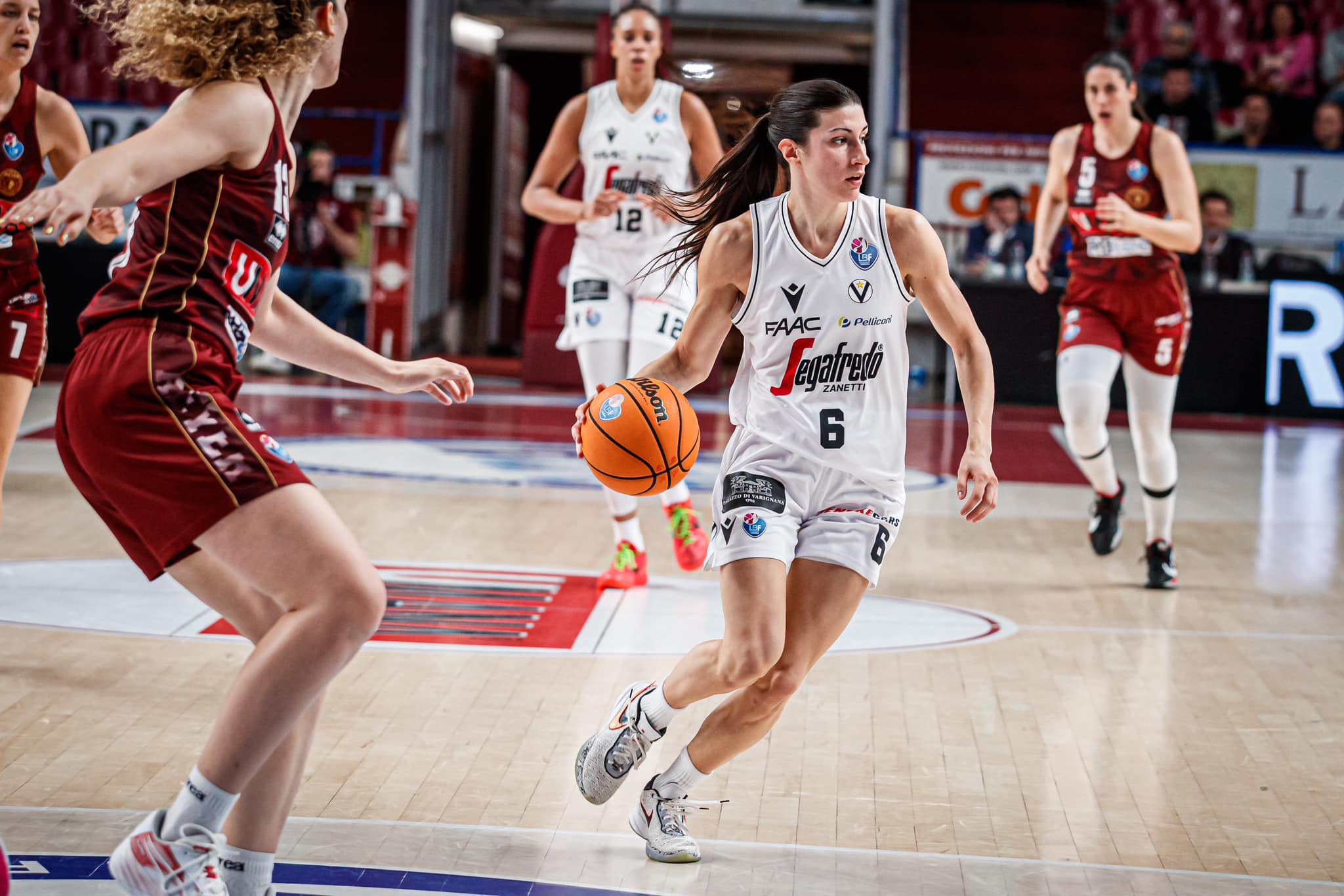 Italie : Bologne s’impose à Venise ce qui fait les affaires de Schio qui a trois journées pour coiffer Venise sur le poteau