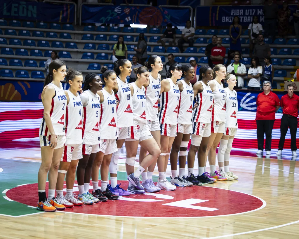 Mondial U17 2024 : Après avoir mieux que résister durant 32 minutes, les Bleuettes cèdent face aux États-Unis et joueront le bronze contre l’Espagne