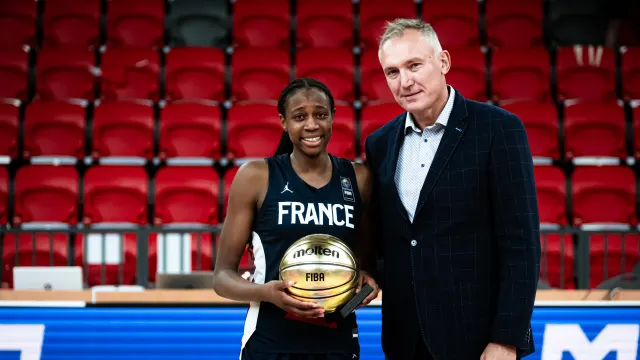 Euro U16 2024 : Battues en finale par la Finlande, les Bleuettes vice-championnes d’Europe avec Kathy-Emma OTTO MVP du tournoi hongrois
