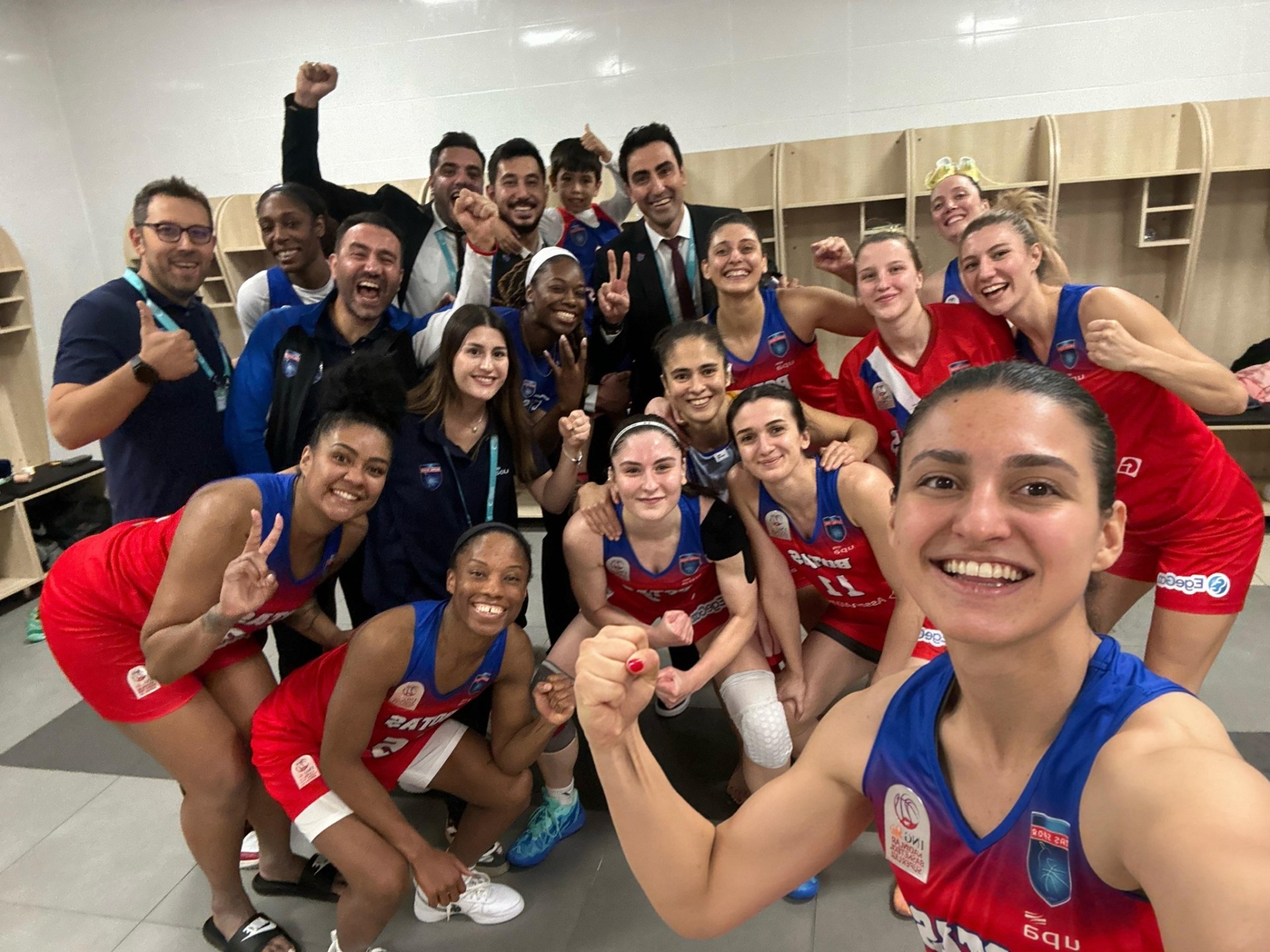 Turquie : Galatasaray leader provisoire qui profite du deuxième revers du C. B. K. Mersin