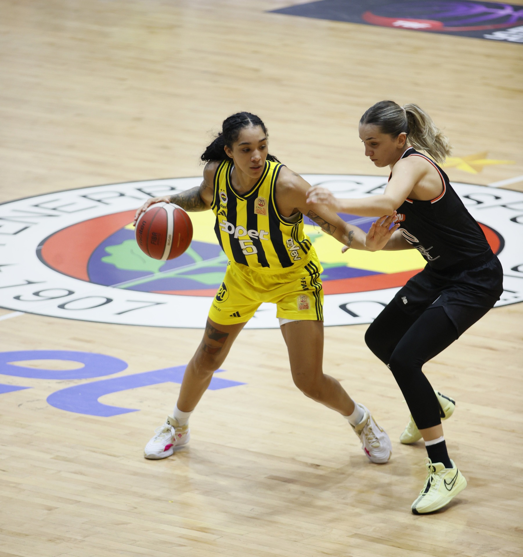 Turquie : Fenerbahçe se reprend avec la manière, Besiktas perd encore du terrain