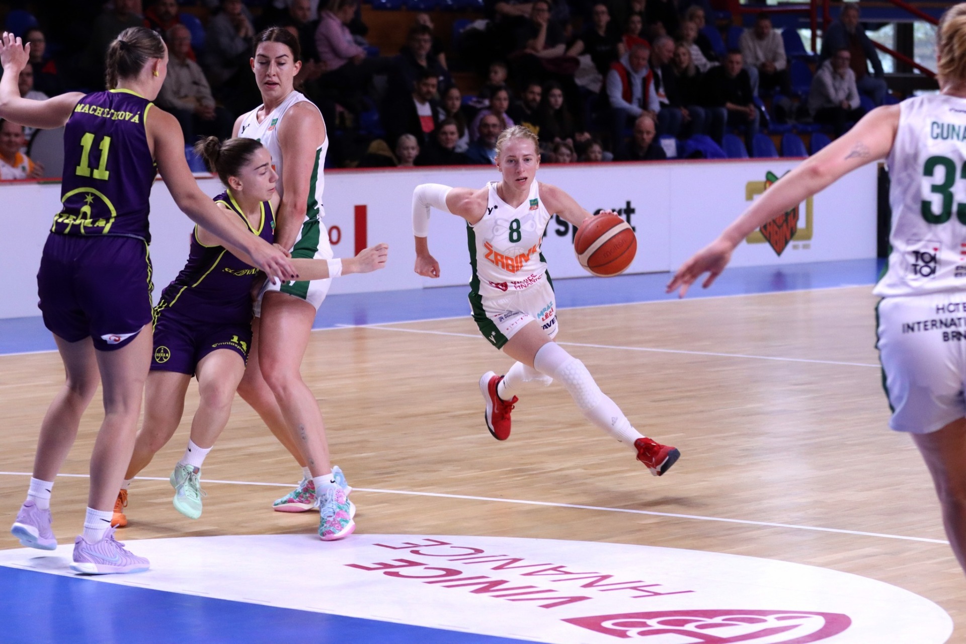 Rép. Tchèque : Le KP Tany Brno et Slovanka passent à la moulinette du duo de leaders