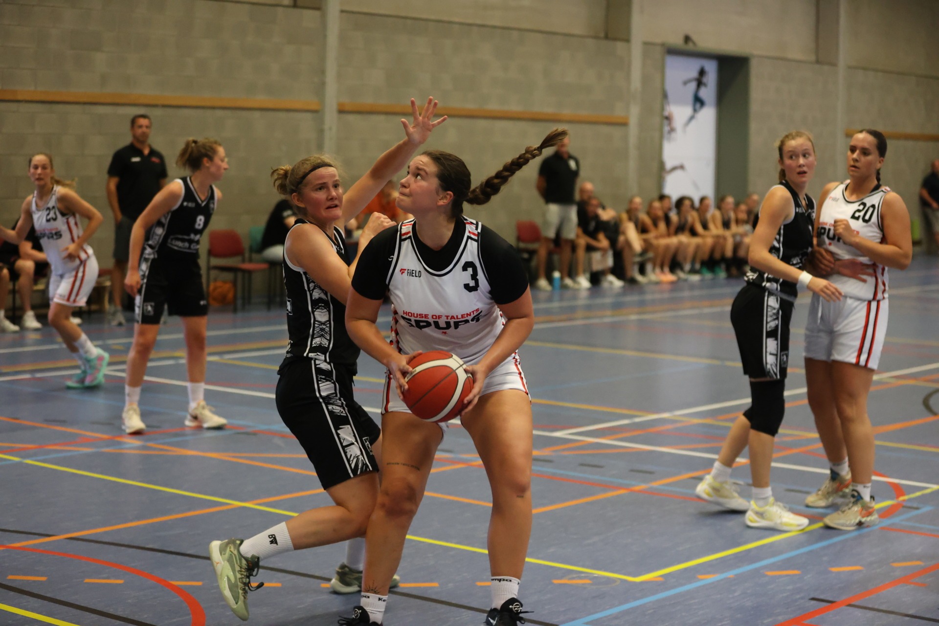 Belgique : Courtrai a bien fait de se battre jusqu’au bout, Donza se rapproche de la première partie de tableau